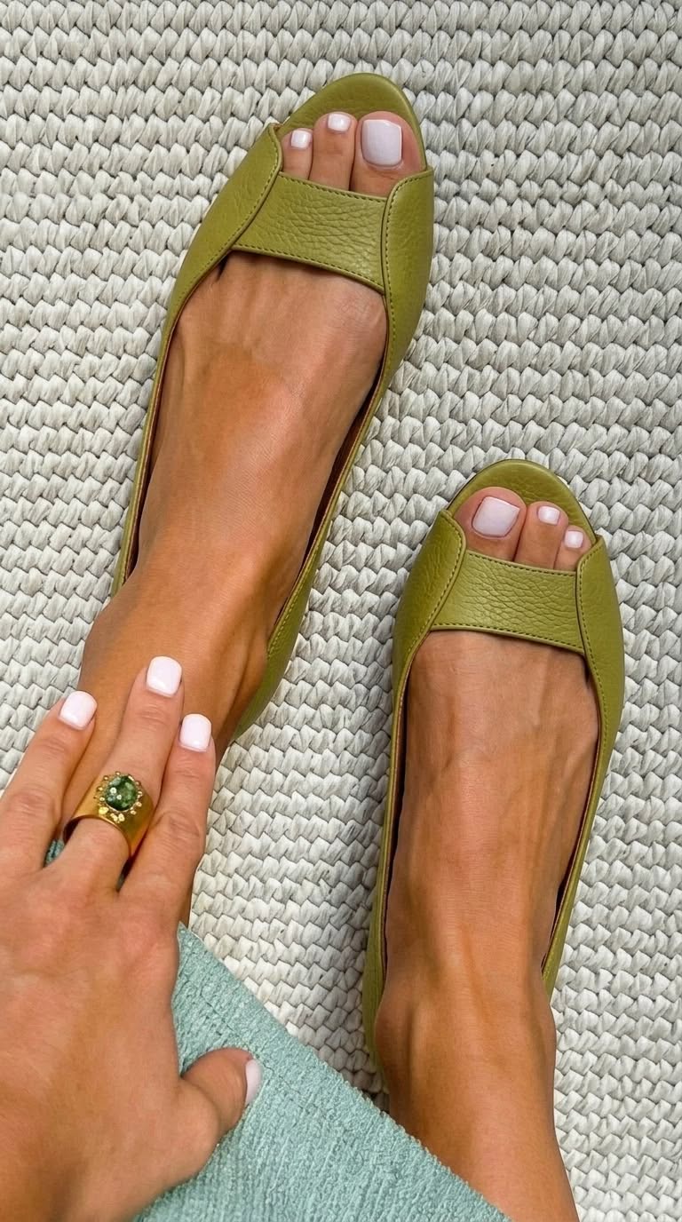 NAYA | GOLDEN SANDALS FOR WOMEN