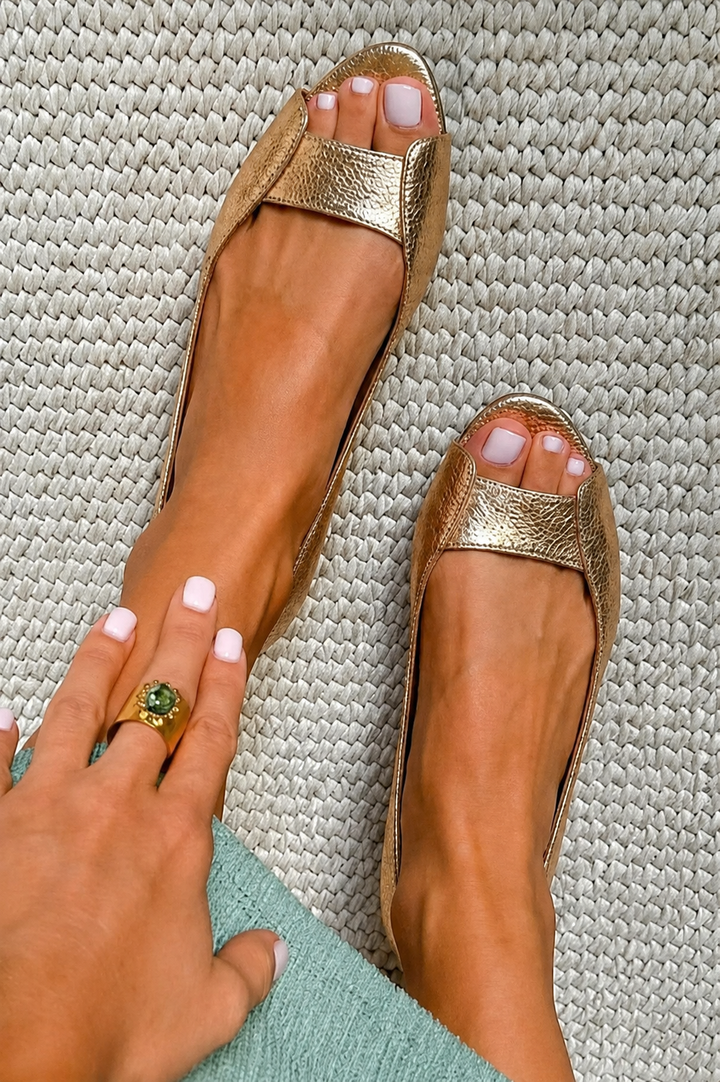 NAYA | GOLDEN SANDALS FOR WOMEN