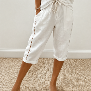 LUNAVA | LACE-SIDE CAPRI PANTS FOR WOMEN